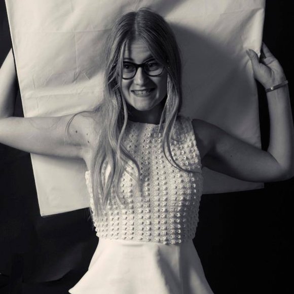 Meet your Posher, Sarah - Picture 1 of 1